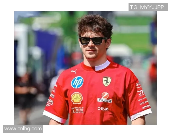 祝贺！F1车手勒克莱尔官宣与女友订亲 神仙颜值获赞体坛最美眷侣